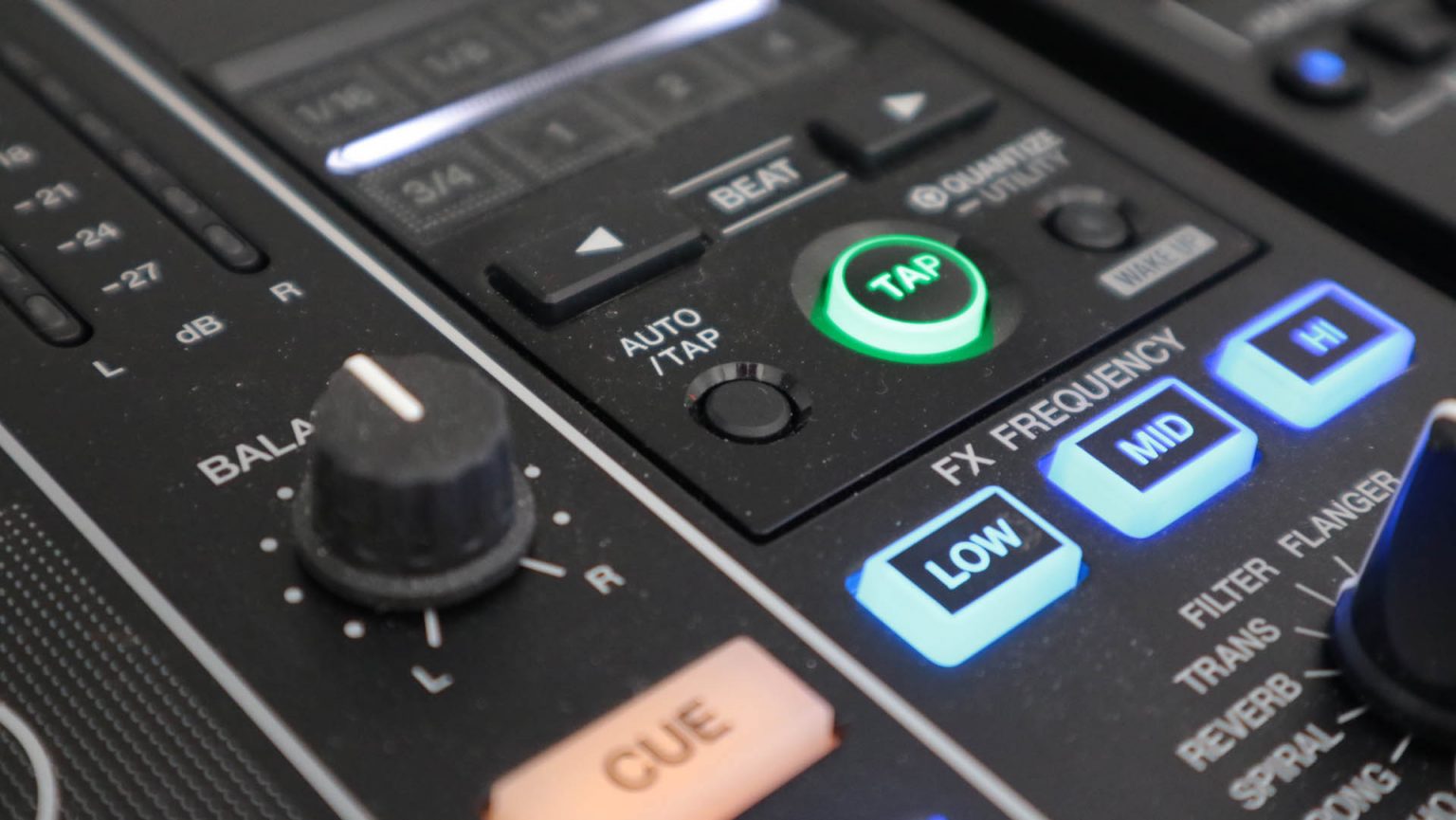 Ultimate Beat Sync tutorial on CDJ 2000 NXS 2 DeeJay Plaza